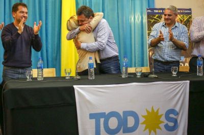 Sandra Mayol recibi� la visita de Sergio Massa y juntos apostaron por poner al pa�s de pie