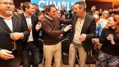 Alberto almorz� con Randazzo y se presume que ser�a su ministro de Transportes