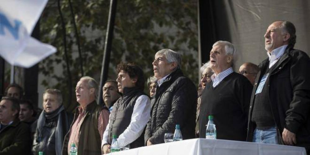 La unidad del peronismo abre un nuevo debate: Es posible una nica central obrera en la Argentina?