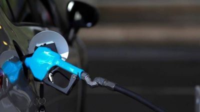 Por primera vez en tres a�os baj� el consumo de nafta s�per