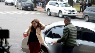 Vidal busca sumar candidatos de Lavagna y G�mez Centuri�n para acortar la brecha con Kicillof
