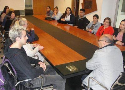 El intendente Reino se reuni� con integrantes de la tecnicatura de enfermer�a