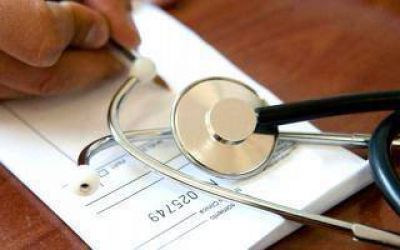 M�dicos amenazan con cortar el servicio a afiliados de IOMA