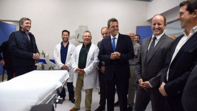Con M�ximo y Massa, Insaurralde inaugur� un hospital y calific� de insensible a Vidal