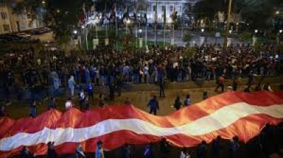 Per�: Presidente disuelve parlamento. La Iglesia convoca jornada de oraci�n