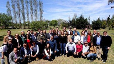 En busca de construir territorialidad, Vidal re�ne intendentes y legisladores