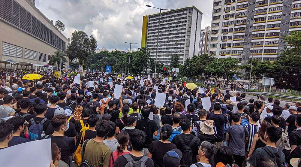 En medio de protestas en Hong Kong, China continental toma medidas contra catlicos