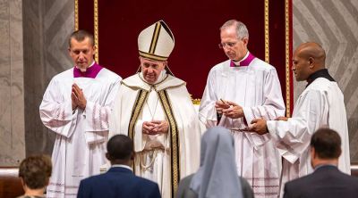 Papa Francisco propone 2 santos y 1 venerable para acompa�ar Mes Misionero Extraordinario
