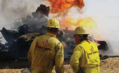 Investigan si el lago Los Barreales fue afectado por el pozo incendiado