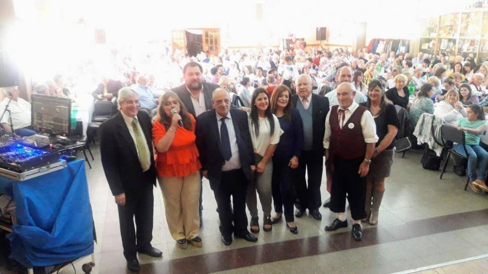 Arroyo junto a la comunidad molisana en su 30 aniversario