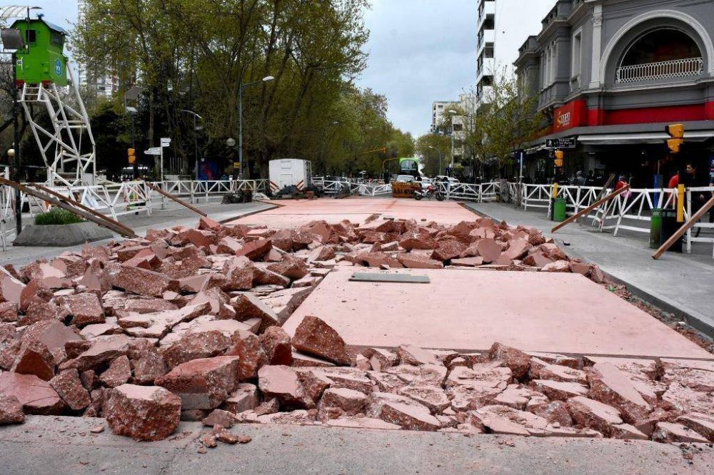 Peatonal: por un error en la obra, estar� cortado dos semanas m�s uno de los cruces
