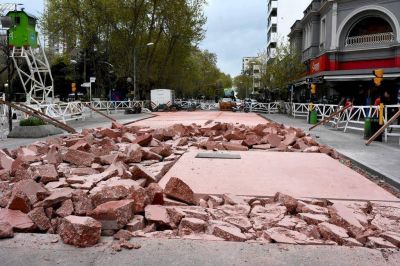 Peatonal: por un error en la obra, estar� cortado dos semanas m�s uno de los cruces