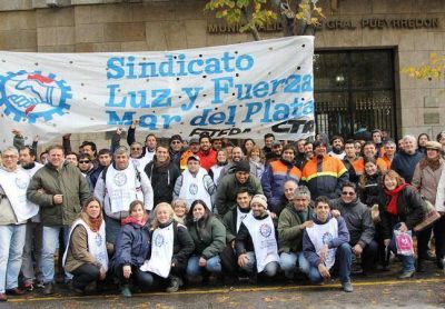 Luz y Fuerza celebra sus 76� aniversario en defensa de los derechos de la clase obrera