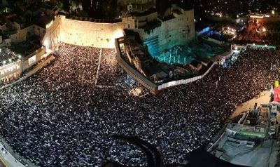M�s de 100,000 jud�os oraron en el Muro de los Lamentos en v�spera de Iom Kipuren Jerusalem 