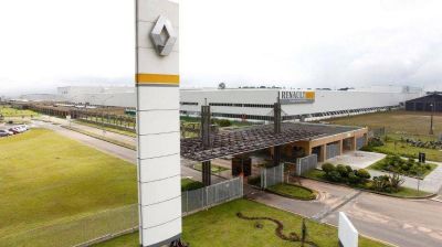 Renault: Más 270 operarios cordobeses suspendidos temen por su futuro