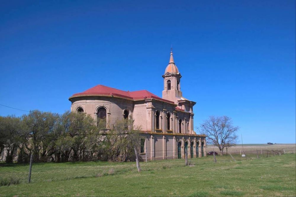 La iglesia que resiste el paso del tiempo, semiabandonada en un pueblo de 22 habitantes