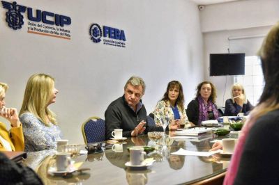 Pulti se reuni� con empresarias