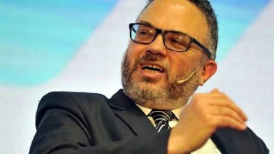 Kulfas: �Profundizar el rol estatal de YPF, acordar los precios de los combustibles y pesificar el gas para el consumo interno�