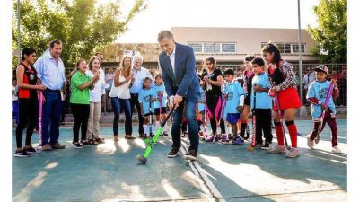 Macri hace campa�a sectorial y va por los votos 
