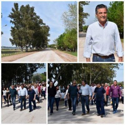 El intendente junto a autoridades y vecinos, recorrieron el nuevo asfalto de la laguna