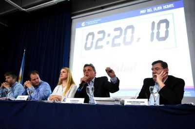 Los candidatos se comprometieron a devolver la bonificaci�n docente