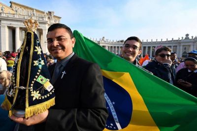 El Papa canoniz� a la Hermana Dulce para amargura de Bolsonaro