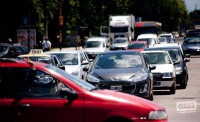 Por la crisis, cada vez m�s gente busca bajar el costo del seguro del auto