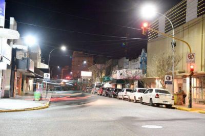 Colocaron luminarias led en el centro