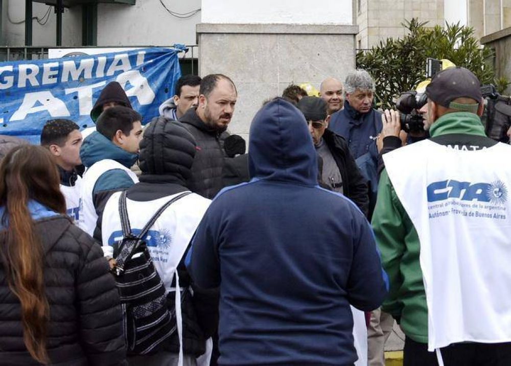 Cristian Echeverra (CTA-Autnioma) encabez respaldo en la protesta de lucifuercistas