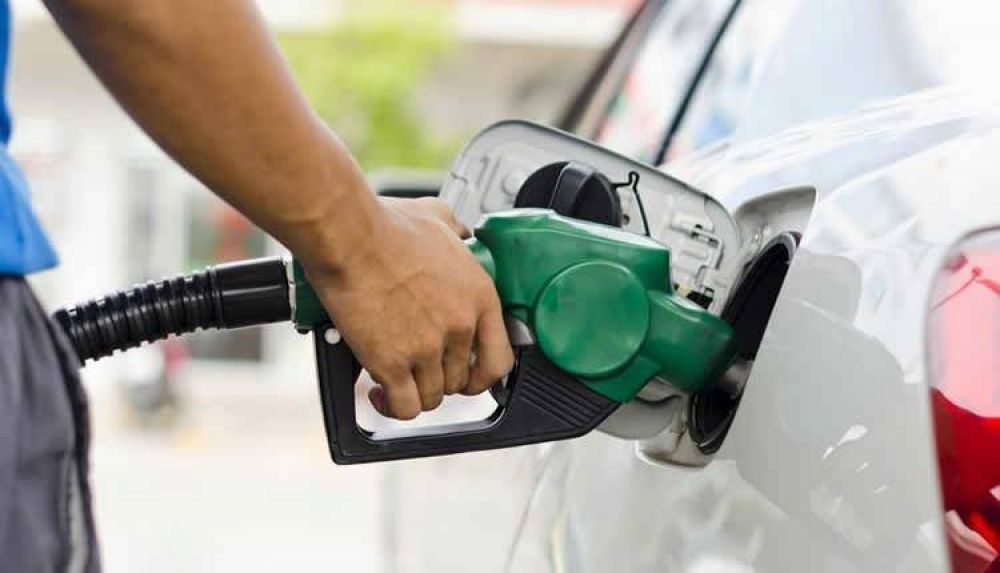 14 meses de ca�das sucesivas: C�mo afecta a los expendedores la baja del consumo de nafta Premium