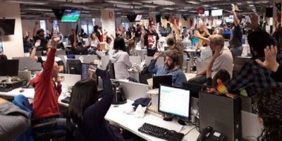 Trabajadores de Grupo Clar�n reclaman que �el sueldo no alcanza� y �la empresa miente�