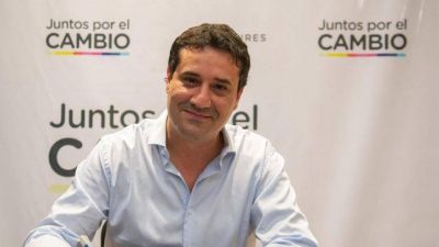 Para el diputado Abad, la gesti�n de Vidal �le puso una mano en el pecho a los barones del conurbano�