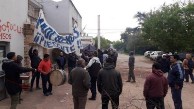Conflicto en Cortinas Esteban: Declararon inv�lidos los telegramas y los despedidos vuelven a ser empleados