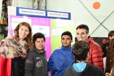 Presentaron un novedoso espacio de interacci�n entre el ajedrez y la rob�tica
