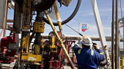 Aumento del 9% a los petroleros no afloja la tensa calma en el sector de hidrocarburos