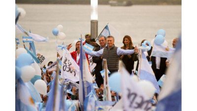 Macri lidera un acto en el Obelisco con el foco puesto en el debate