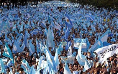 Mauricio Macri tuvo su peque�o milagro en el Obelisco con la �marcha del mill�n�: �cu�nto le sirve?