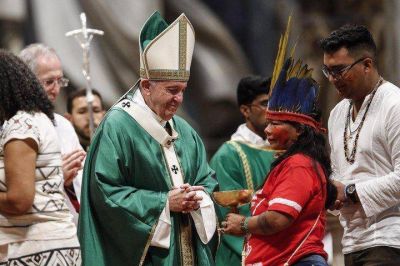 El Vaticano us� US$726 millones donados a los pobres para m�ltiples negocios opacos