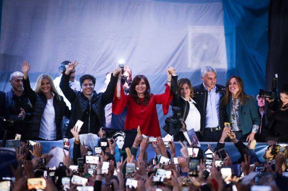 Estar Maradona? Cristina y Axel cierran la campaa provincial en el Bosque platense 