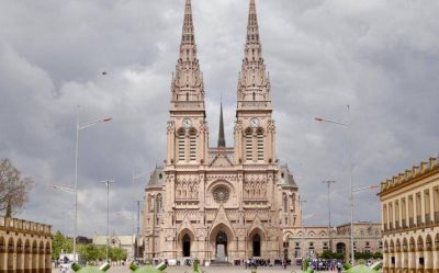 Acuerdo entre el CEAMSE y Luján para colocar decenas de contenedores de residuos en las inmediaciones de la Basílica