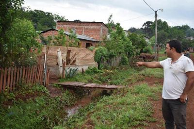 Vecinos piden mejoramiento de cunetas para no inundarse