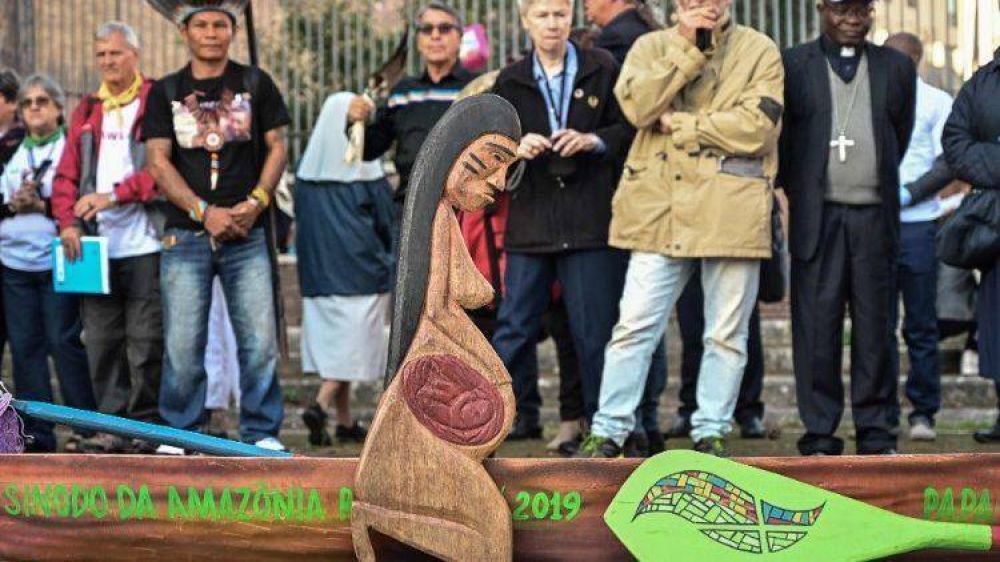 Newman y las estatuillas lanzadas al T�ber