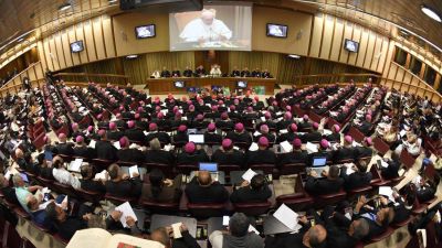 El cardenal Hummes present� el borrador del Documento final