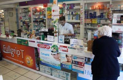 Farmac�uticos reclaman deuda millonaria a IOMA y peligra atenci�n