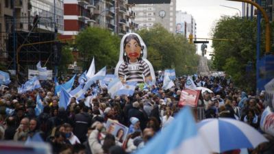 Macri: �No nos pueden robar el futuro los mismos que destruyeron este pa�s�