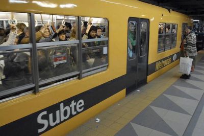 Asbesto en el subte: el gobierno prometi� quitar las formaciones contaminadas y los Metrodelegados suspendieron el paro