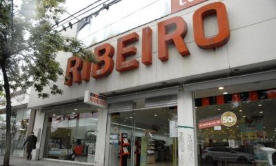 Ribeiro traslad� a dos horas de distancia a los empleados que dieron a conocer los cierres de sucursales