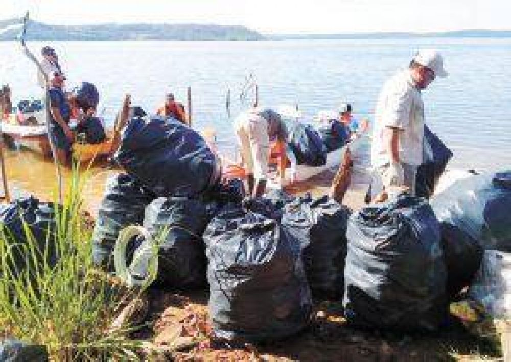 Retiraron 900 kilos de basura de la costa del Paran en Misiones