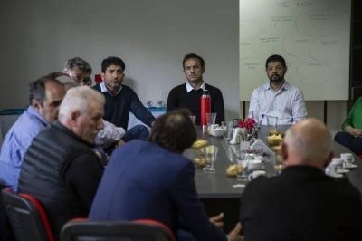 Abella se reuni� con la comisi�n directiva de la Uni�n Industrial de Campana