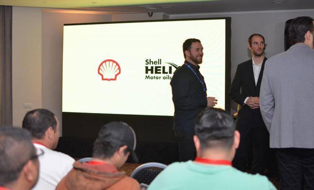 Especialistas de Razen siguen recorriendo el pas presentando el nuevo lubricante Shell Helix Ultra SN Plus